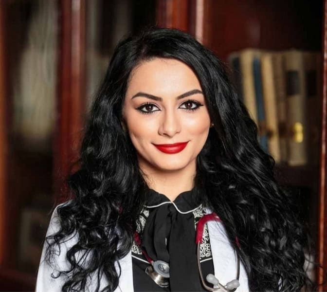 alexandra serban 2 resize - Alexandra Șerban, medic rezident neurolog: „Visul meu a început la 10 ani, după ce mi-am pierdut bunicul”