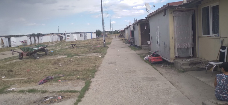 Văleni 2, cartierul ruinei din Piatra-Neamț: oameni fără apă și lumină, locuințe distruse și relocare incertă 5 Cum arată casele pentru oamenii din Văleni