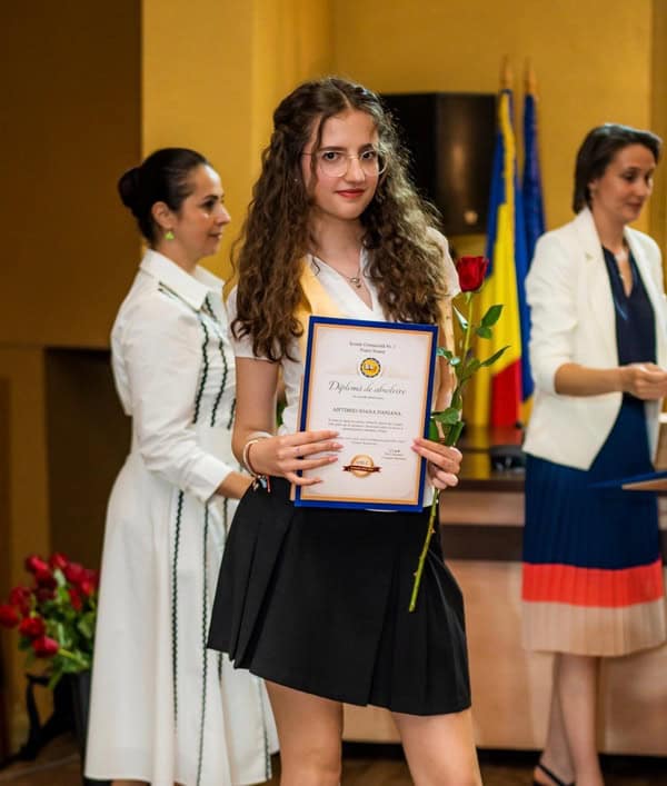 daniana aiftimiei premianta resize - COPII CU CARE NE MÂNDRIM Daniana Aiftimiei – absolventă de 10 și Ambasador Next Generation
