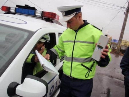 etilotest - Neamț. Fenomen alarmant pe șosele: val de șoferi băuți, fără permis sau recidiviști, scoși din trafic în doar 24 de ore