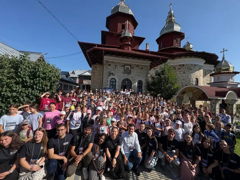 „Dăruind vei dobândi!” – peste 300 de participanți, 4 zile de credință, prietenie și bucurie la Tabăra de creație de la Filioara Agapiei / Biserica Vie sunt Oamenii! filioara 2026 25 resize