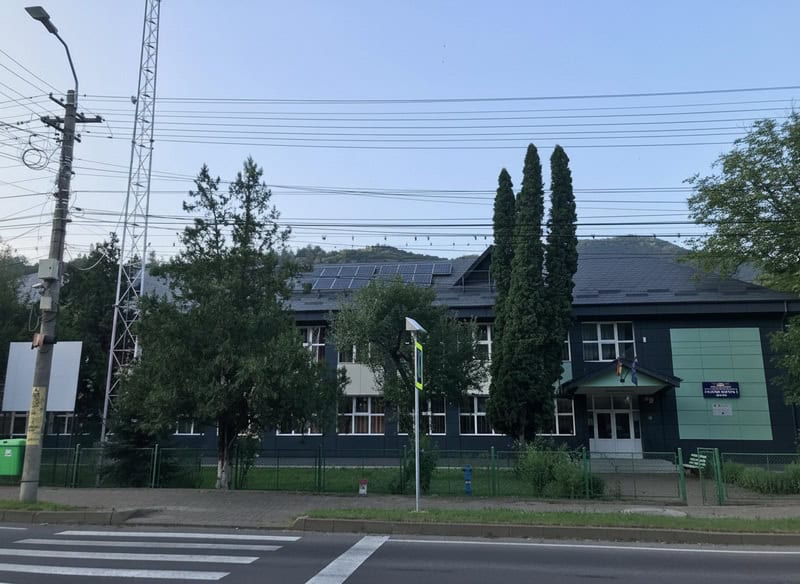 liceu carol bicaz 2 resize - COPII CU CARE NE MÂNDRIM Radu Andrei Caia, șeful promoției 2026 la Liceul „Carol I” Bicaz: „Mă ghidez după regulile bunului-simț”