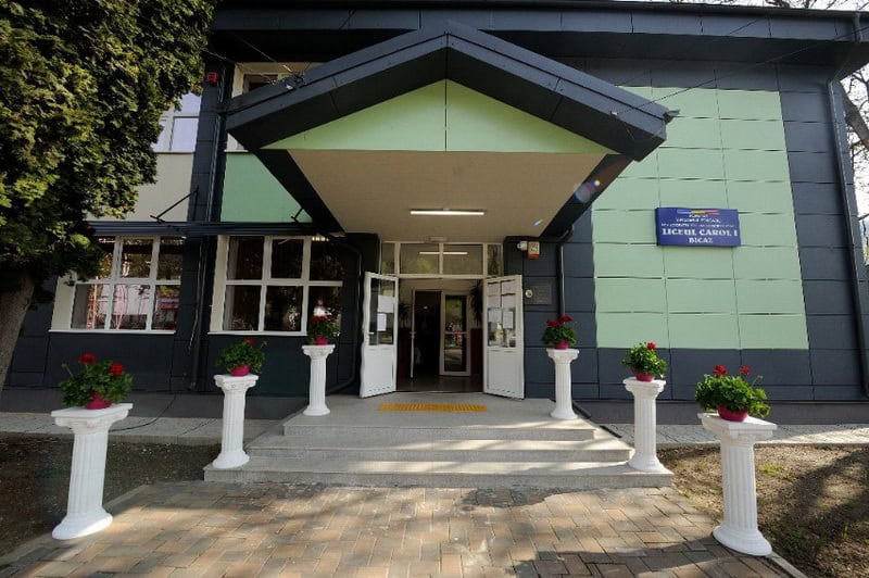 liceul carol i bicaz resize - COPII CU CARE NE MÂNDRIM Radu Andrei Caia, șeful promoției 2026 la Liceul „Carol I” Bicaz: „Mă ghidez după regulile bunului-simț”
