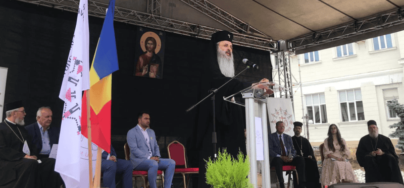 mitropolit - Tineri din România, Republica Moldova și Ucraina, reuniți la Curtea Domnească din Piatra-Neamț