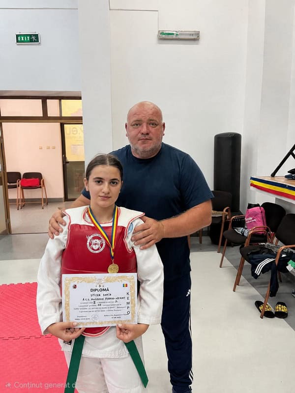 sofia sticea Shihan Mares Gabriel resize - COPII CU CARE NE MÂNDRIM Sofia Maria Sticea, absolventa de nota 10 – străjerul Curții Domnești care vrea să devină medic