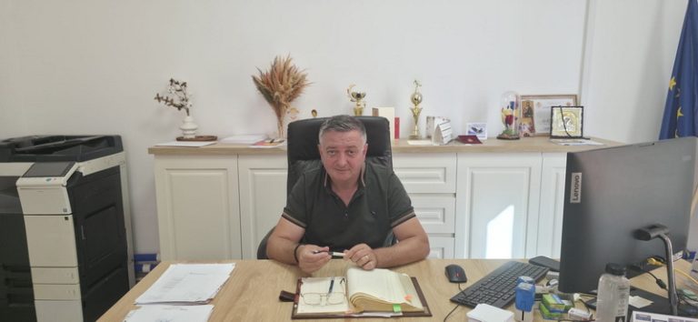 tibucaniprimarrusu1 resize - „Suntem o echipă tânără, colaborăm eficient, suntem uniți, dedicându-ne intereselor comunității” / interviu cu Ioan Rusu, primarul comunei Țibucani