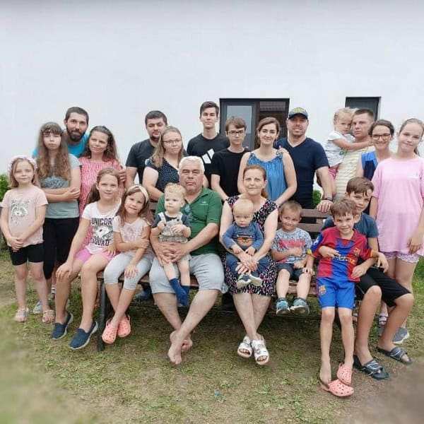 Radiouri care au făcut istorie, cu colecționarul Constantin Luchian 3 Radiouri care au făcut istorie, cu colecționarul Constantin Luchian