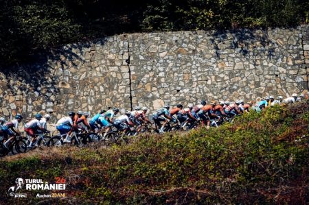 Turul României după etapa regină, de 200 de km între Piatra-Neamț și Băile Balvanyos. O echipă din Ungaria câștigă etapa și preia și conducerea în clasamentul general.