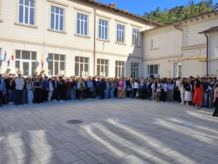 VIDEO-FOTO. Deschiderea anului școlar în Neamț VIDEO-FOTO. Deschiderea anului școlar în Neamț