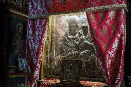 Cum a ajuns la Mănăstirea Bistrița icoana făcătoare de minuni a Sfintei Ana. Al doilea hram al așezământului din Neamț Cum a ajuns la Mănăstirea Bistrița icoana făcătoare de minuni a Sfintei Ana. Al doilea hram al așezământului din Neamț