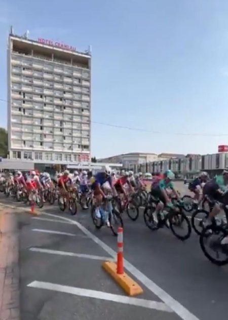 VIDEO. Turul României la ciclism – etapa a treia a plecat din Piatra Neamț VIDEO. Turul României la ciclism - etapa a treia a plecat din Piatra Neamț