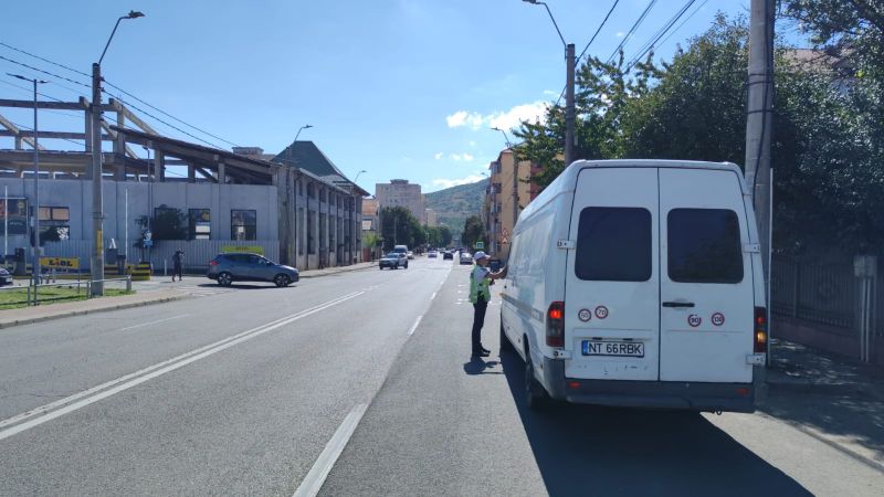 FOTO. Acțiune ROADPOL: peste 100 de sancțiuni aplicate și 20 de permise suspendate de Poliția Rutieră