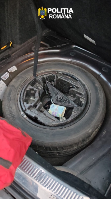 Un kilogram de bijuterii din aur, în valoare de 100.000 de euro, au fost furate din Piatra Neamț. O parte au fost găsite la Brașov