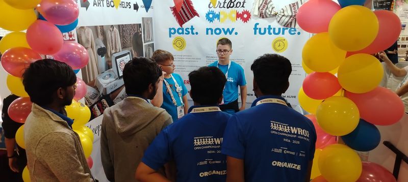 Video-Foto. Echipa “ArtBot” -“Eu codez” Piatra-Neamț - locul 4 mondial la World Robot Olympiad, India 4 Video-Foto. Echipa “ArtBot” -“Eu codez” Piatra-Neamț - locul 4 mondial la World Robot Olympiad, India