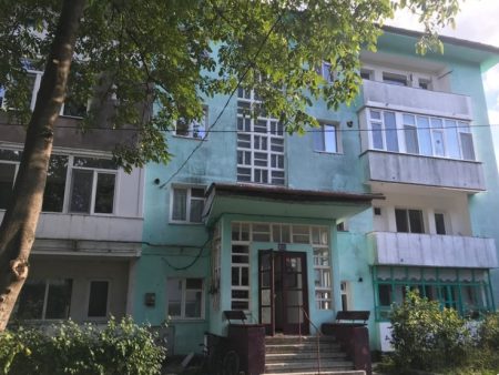 Clădire de apartamente în Bicaz, parte din proiectul de reabilitare energetică.