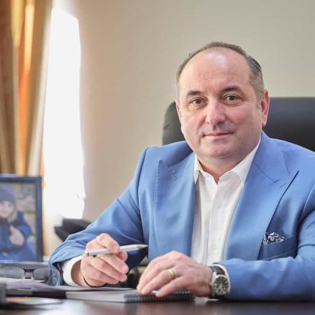 Președintele CJ, Daniel Harpa, anunț în premieră: „Mâine ar putea fi nominalizat un nou prim ministru al României” Președintele CJ, Daniel Harpa, anunț în premieră: „Mâine ar putea fi nominalizat un nou prim ministru al României”