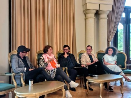 Teatrul Tineretului vă invită la premiera noii stagiuni: „Confesiuni” Teatrul Tineretului vă invită la premiera noii stagiuni: „Confesiuni”
