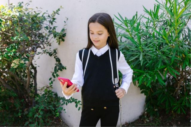Ghid pentru părinți – cum setezi controlul parental pe iPhone 18 Pro Max pentru copii și adolescenți Ghid pentru părinți - cum setezi controlul parental pe iPhone 18 Pro Max pentru copii și adolescenți