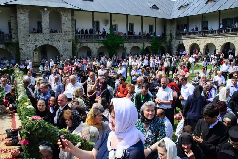 Osuarul unic cu craniile călugărilor de la Mănăstirea Neamţ / Legenda  craniului iubitei lui Puşkin, Calipso