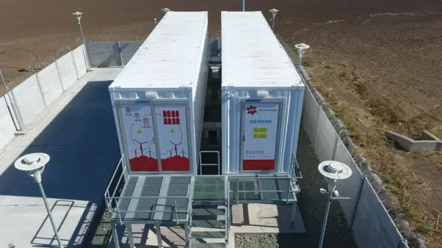 De mare interes. Firmele din România pot obține finanțare pentru capacități de stocare a energiei: apel de 150 milioane de euro