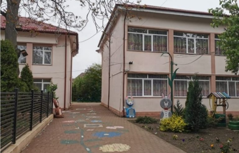 Târgu-Neamț. Gâlceavă între îngrijitoare la Grădinița nr. 1