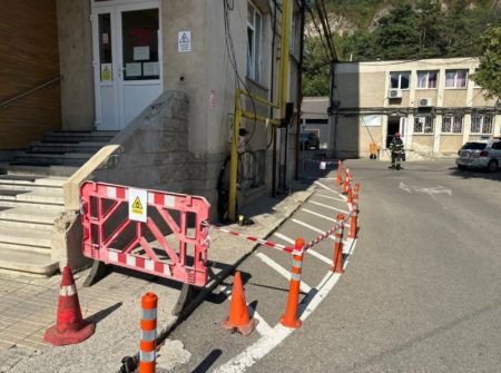 Intervenție ISU la SJU Piatra Neamț – miros de gaz în zona Pavilionului Interne