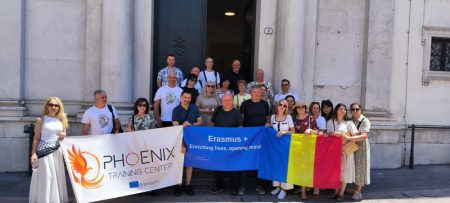 FOTO Ce au descoperit bibliotecarii nemțeni în Turcia și Italia / De la cărți audio în autobuz la manuscrise de secol XV Bibliotecari nemțeni în excursie în Turcia și Italia cu banner Erasmus+.