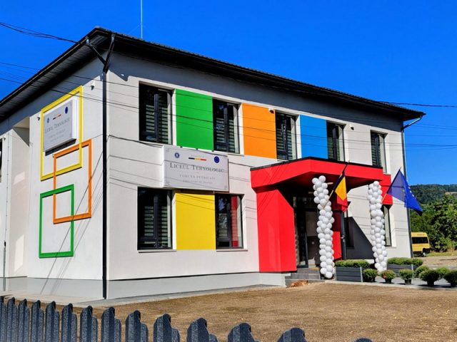 Inaugurarea Liceului Tehnologic Petricani în prima zi de școală Inaugurarea Liceului Tehnologic Petricani în prima zi de școală