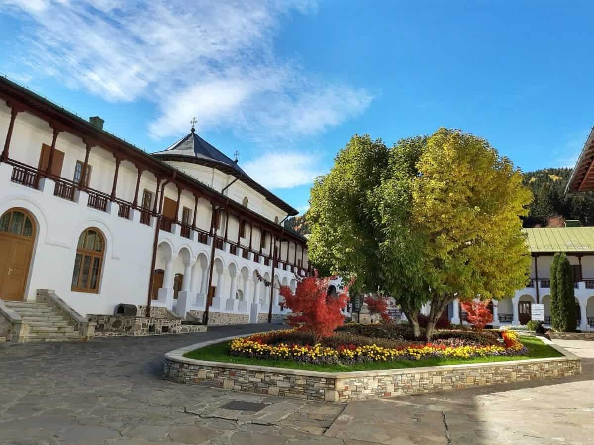 Peisajul Cultural Monahal Vânători-Neamț, încă un pas pentru includerea în patrimoniul UNESCO. Întâlnire în Sala Tronului de la Cetatea Neamț