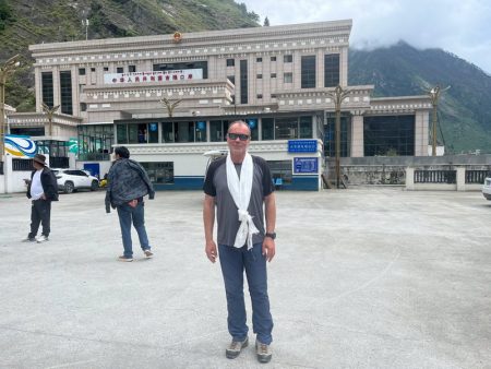 Catastrofa din Nepal, trăirile unui alpinist din Piatra-Neamț care a trecut prin locurile dispărute astăzi Catastrofa din Nepal, trăirile unui alpinist din Piatra-Neamț care a trecut prin locurile dispărute astăzi