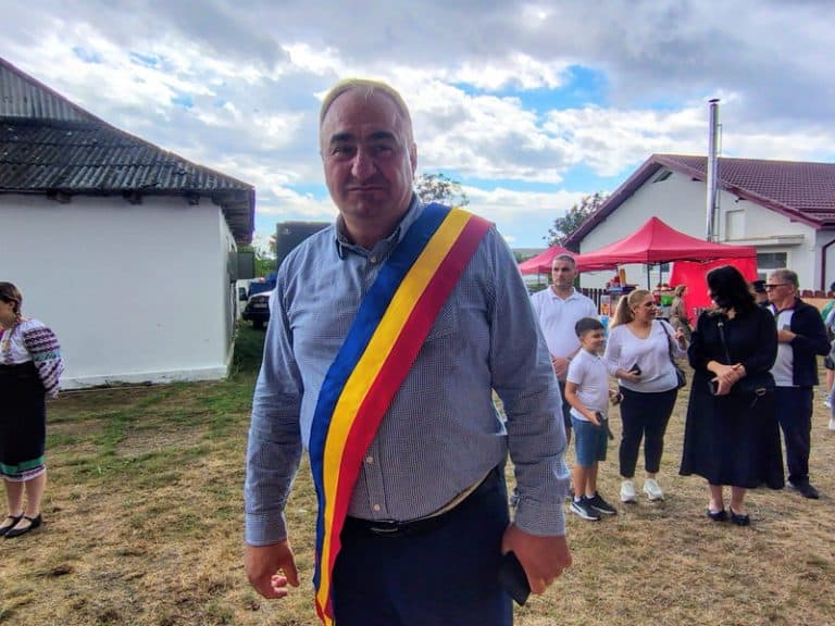 Ziua comunei Pâncești – sub semnul abundenței! Primar în timpul evenimentului Ziua comunei Pâncești.
