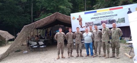 Tabăra Militară de Istorie ”Urmașii Dorobanților”, altfel de lecții predate tinerilor soldați Tabăra Militară de Istorie ”Urmașii Dorobanților”, altfel de lecții predate tinerilor soldați