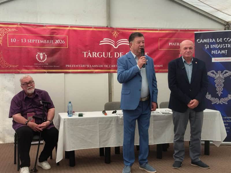 FOTO Târgul de Carte Piatra Neamț 2026 / Patru zile în care Parcul Tineretului a devenit loc de întâlnire pentru cititori și autori