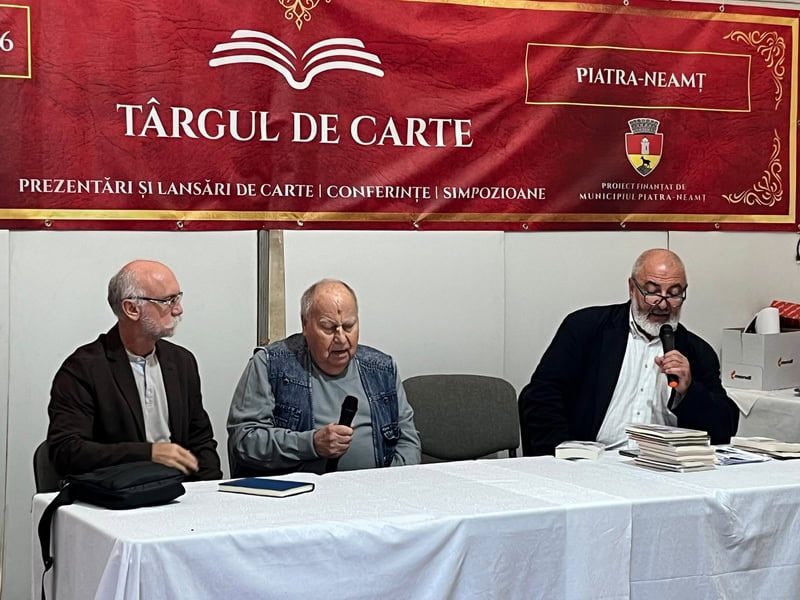 FOTO Târgul de Carte Piatra Neamț 2026 / Patru zile în care Parcul Tineretului a devenit loc de întâlnire pentru cititori și autori