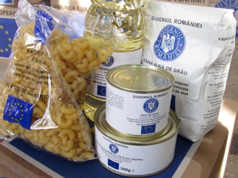Cine beneficiază de ajutoare din rezervele de stat – precizări DGASPC Paste și conserve într-o scenă cu ambalaje oficiale românești.
