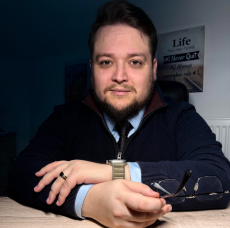 Directorul adjunct fără nume de pe site-ul DGASPC Neamț. O casetă goală în pagina conducerii Directorul adjunct fără nume de pe site-ul DGASPC Neamț. O casetă goală în pagina conducerii