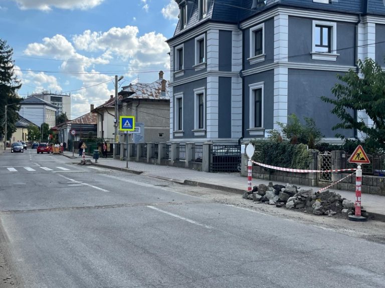 VIDEO. Stadiul lucrărior pe str. Ștefan cel Mare din Piatra Neamț. Adrian Niță: „În două săptămâni maxim, strada va fi asfaltată” VIDEO. Stadiul lucrărior pe str. Ștefan cel Mare din Piatra Neamț. Adrian Niță: „În două săptămâni maxim, strada va fi asfaltată”
