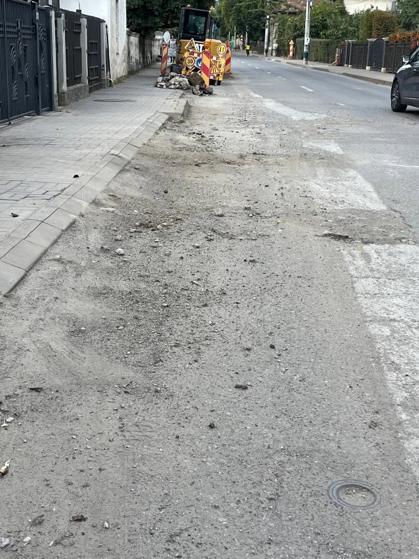 VIDEO. Stadiul lucrărior pe str. Ștefan cel Mare din Piatra Neamț. Adrian Niță: „În două săptămâni maxim, strada va fi asfaltată”