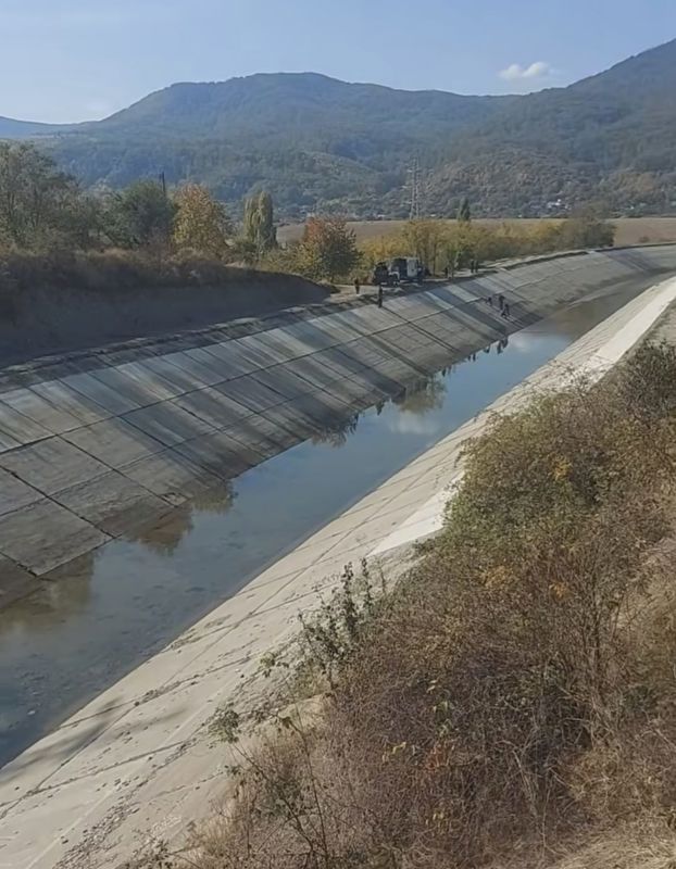 Ca-n România! Hidroelectrica reface lucrarea hidrotehnică din cartierul Vânători, Piatra-Neamț, după intervenția prefectului