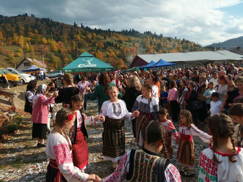 Festivalul de Gastronomie și Folclor „Coborâtul oilor” de la Borca, la a IV-a ediție
