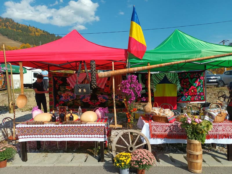 Festivalul de Gastronomie și Folclor „Coborâtul oilor” de la Borca, la a IV-a ediție