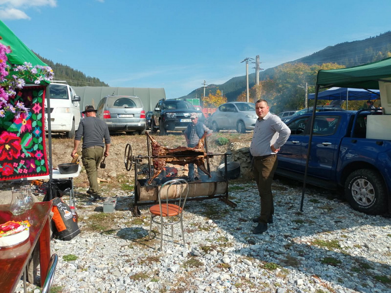 Festivalul de Gastronomie și Folclor „Coborâtul oilor” de la Borca, la a IV-a ediție