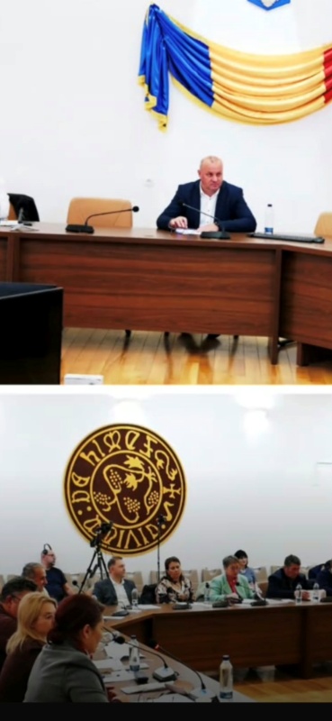 Foto. Un părinte anonim a făcut treaba Primăriei Târgu-Neamț