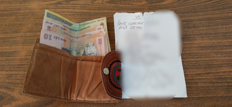 Gest de apreciat la Spitalul Județean Piatra-Neamț: un pacient a găsit un portofel și l-a predat
