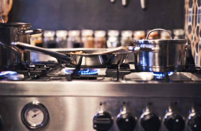 Ce schimbă un aparat de gătit cu gaz față de tot ce ai încercat până acum Ce schimbă un aparat de gătit cu gaz față de tot ce ai încercat până acum