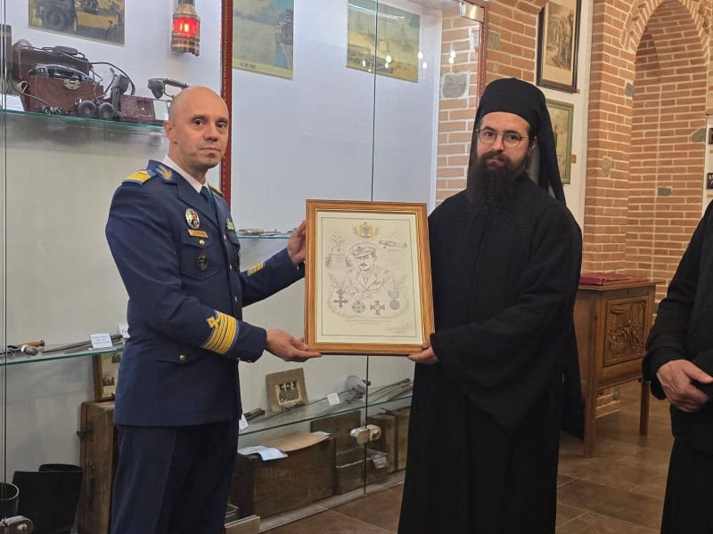 Militari de la Baza 95 Aeriană, lecție de istorie la Mănăstirea Eroilor din Neamț, pe locul unei sângeroase bătălii