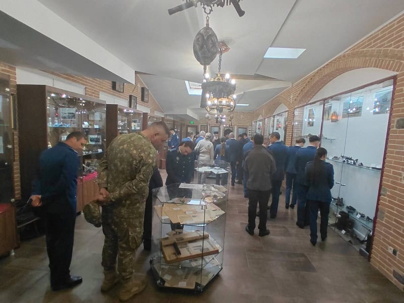 Militari de la Baza 95 Aeriană, lecție de istorie la Mănăstirea Eroilor din Neamț, pe locul unei sângeroase bătălii