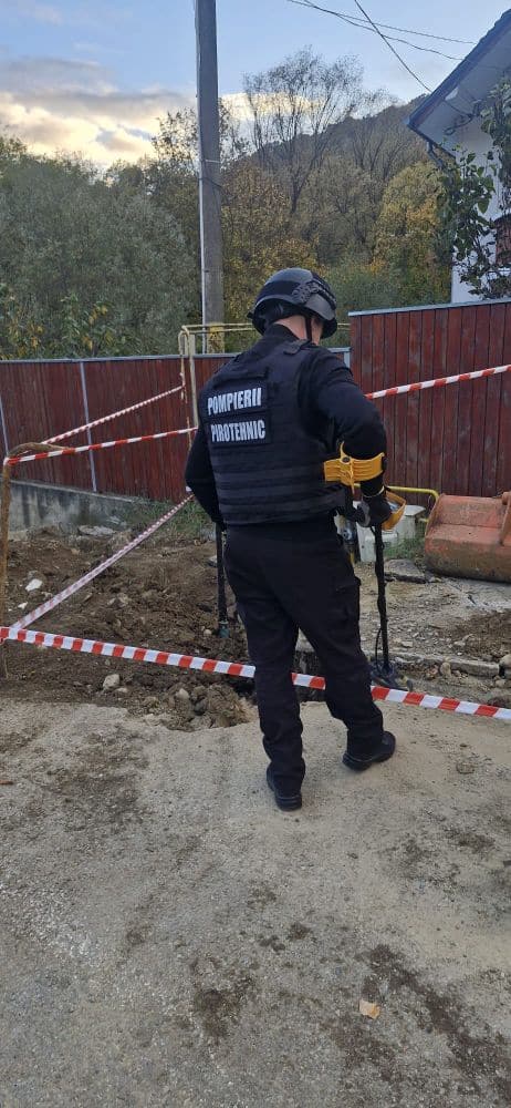 Bombă de aruncător din Al Doilea Război Mondial, descoperită pe strada Dragoș Vodă din Piatra-Neamț