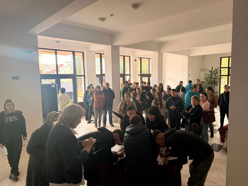 Peste 900 de persoane au participat la Bursa Locurilor de Muncă din Neamț