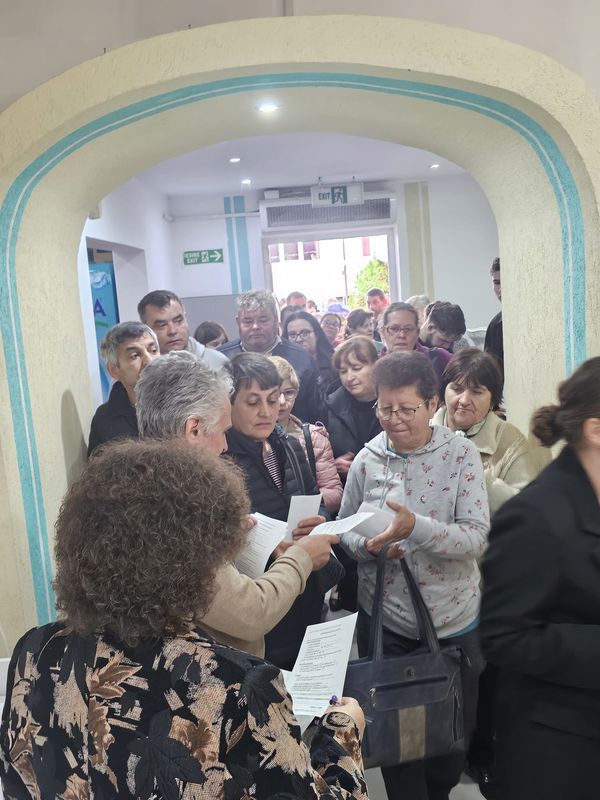 Peste 900 de persoane au participat la Bursa Locurilor de Muncă din Neamț